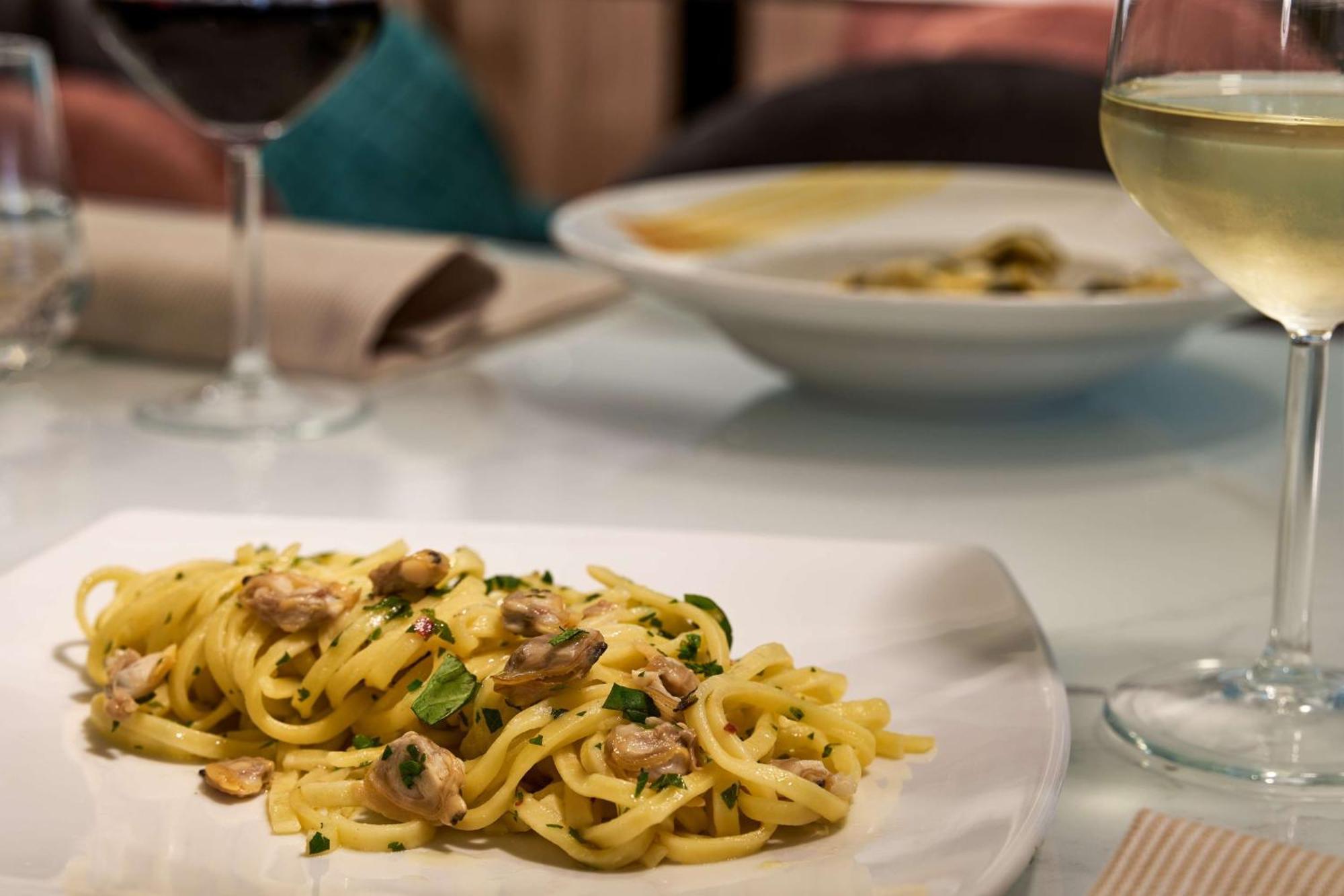 Radisson Hotel Ferrara Eksteriør bilde